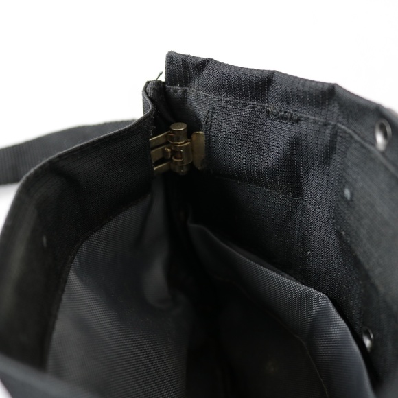 PetSafe Dog Training Mini Treat Sport Pouch with Adjustable Nylon Waist Belt - Picture 10 of 11